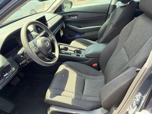 Used 2025 Honda Accord SE image 10