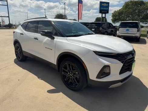 Used 2022 Chevrolet Blazer LT w/ Redline Edition FWD image 2