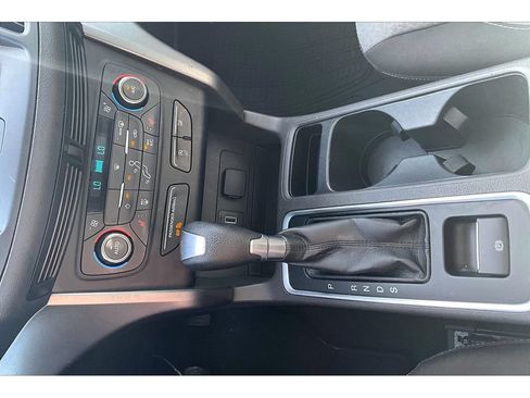 Used 2017 Ford Escape SE w/ Equipment Group 201A AWD/4WD image 15