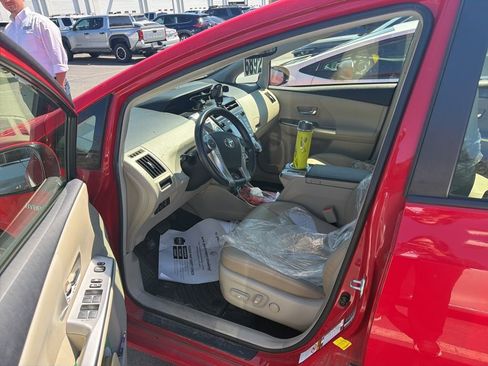 Used 2015 Toyota Prius V Five image 13