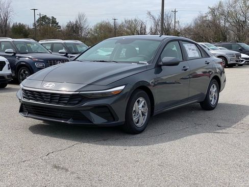 New 2026 Hyundai Elantra SE w/ Cargo Package image 3