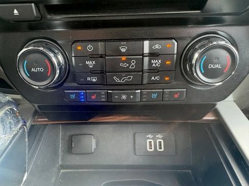 Used 2016 Ford F150 Lariat w/ Equipment Group 501A Mid AWD/4WD image 23