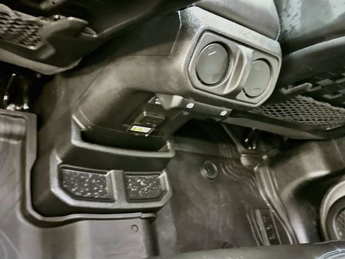 Used 2023 Jeep Wrangler Unlimited Rubicon 4xe w/ Cold Weather Group AWD/4WD image 28
