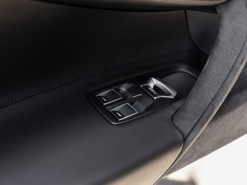Used 2026 McLaren 750S RWD image 27