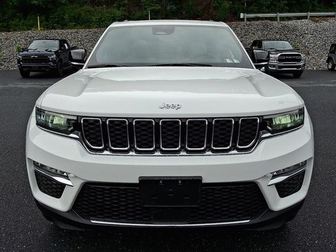 Used 2023 Jeep Grand Cherokee Limited AWD/4WD image 5