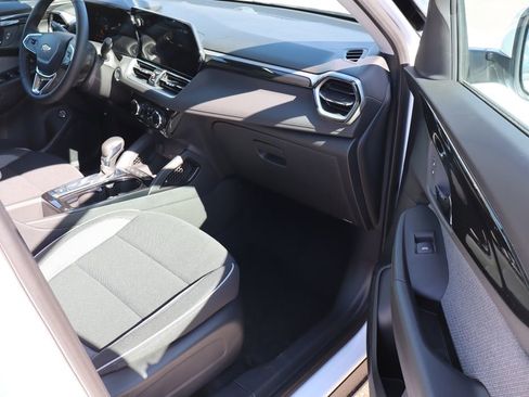 New 2026 Chevrolet TrailBlazer LT w/ Convenience Package image 40