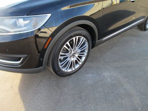 Used 2017 Lincoln MKX Reserve image 11