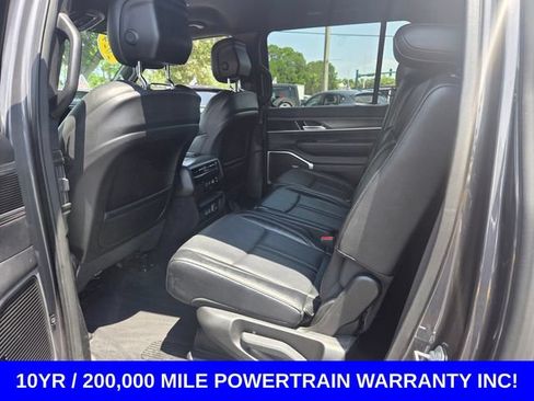 Used 2024 Jeep Wagoneer L Series II RWD image 11