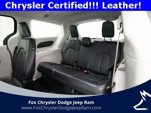 Certified 2024 Chrysler Pacifica Touring-L image 16