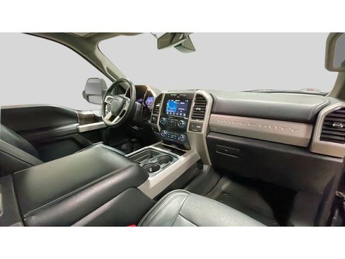 Used 2019 Ford F250 Lariat image 18