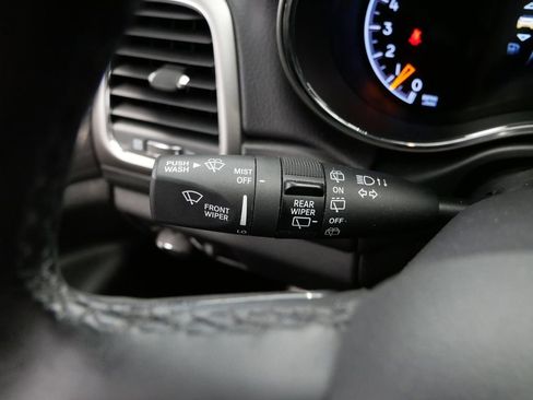 Certified 2022 Jeep Grand Cherokee Laredo X image 27