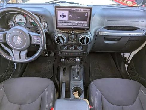 Certified 2015 Jeep Wrangler Unlimited Rubicon w/ Dual Top Group image 16