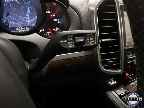 Used 2014 Porsche Cayenne S image 30