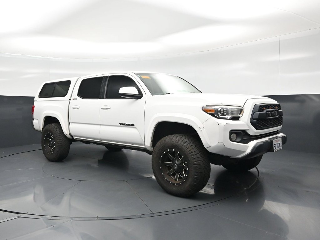 Used 2017 Toyota Tacoma SR5 w/ Tow Package AWD/4WD image 53