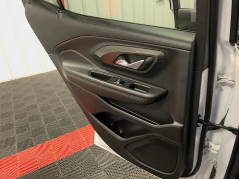 Used 2021 GMC Terrain SLT image 31