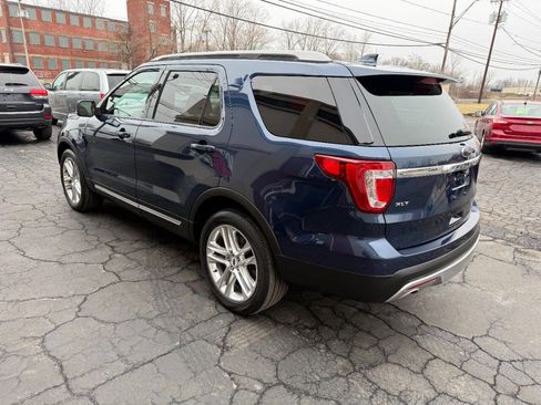 Used 2016 Ford Explorer XLT w/ Equipment Group 202A image 4