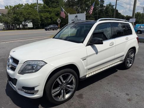 Used 2015 Mercedes-Benz GLK 350 4MATIC w/ Premium 1 Package image 4