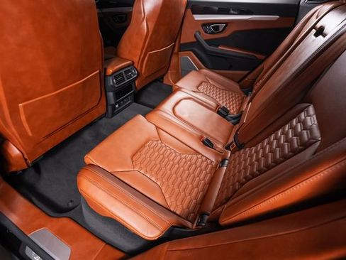 Used 2022 Lamborghini Urus AWD/4WD image 26
