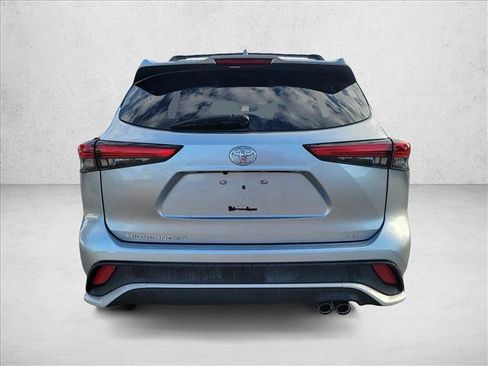 Used 2021 Toyota Highlander XSE image 6
