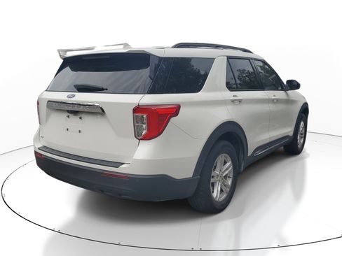 Used 2023 Ford Explorer XLT RWD image 5