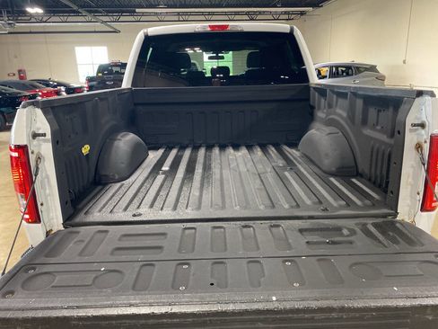 Used 2016 Ford F150 XLT image 14