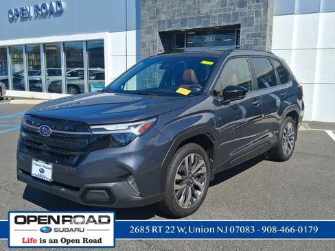 Used 2025 Subaru Forester Touring AWD/4WD image 3