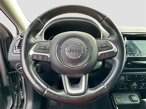 Used 2020 Jeep Compass Latitude image 11