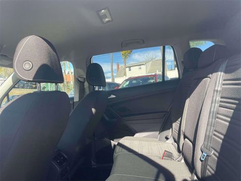 Used 2022 Volkswagen Tiguan S image 12