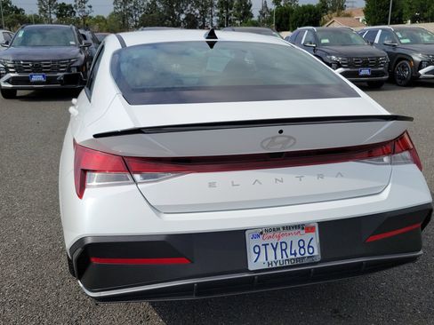 Certified 2025 Hyundai Elantra Sport image 23