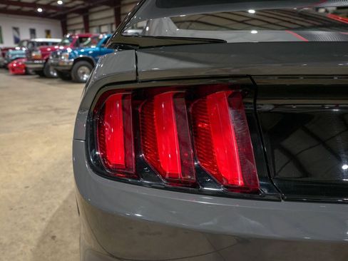 Used 2018 Ford Mustang Shelby GT350R w/ GT350R Equipment Group 920A RWD image 34