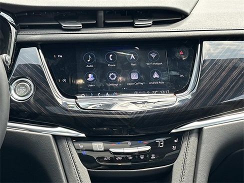 Used 2025 Cadillac XT6 Premium Luxury image 3