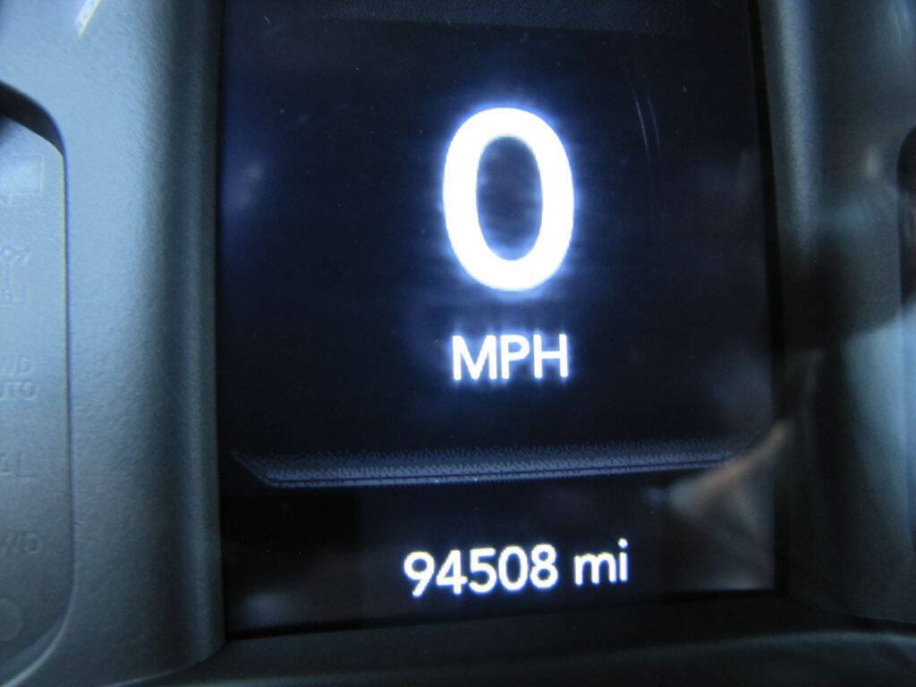 Used 2022 RAM 2500 Tradesman w/ Chrome Appearance Group AWD/4WD image 38