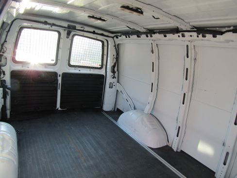 Used 2019 Chevrolet Express 2500 w/ Driver Convenience Package image 14