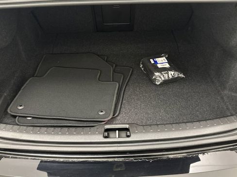 Used 2024 Volvo S60 B5 Plus w/ Climate Package image 12