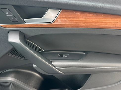 Used 2021 Audi Q5 Premium Plus w/ Premium Plus Package image 22