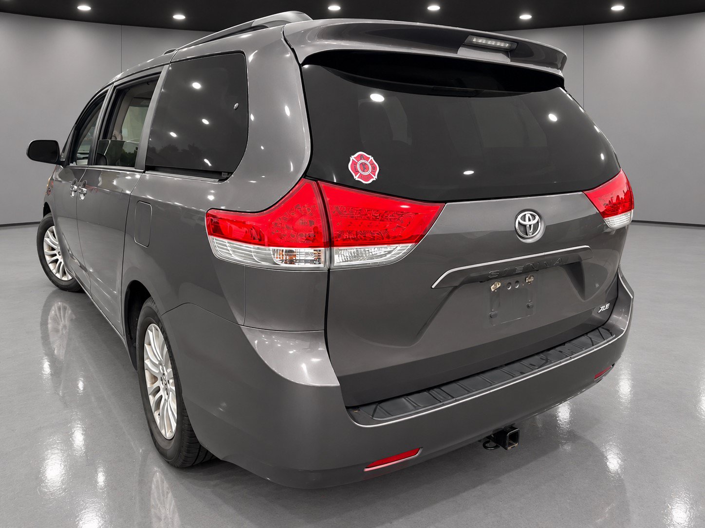 Used 2013 Toyota Sienna XLE FWD image 5