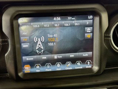 Used 2018 Jeep Wrangler Unlimited Sahara AWD/4WD image 19