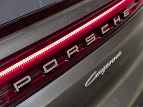 Certified 2024 Porsche Cayenne Coupe image 15