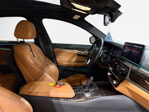 Used 2021 BMW 530i xDrive image 26