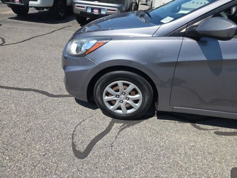 Used 2014 Hyundai Accent GLS FWD image 9