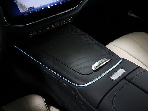 New 2026 Mercedes-Benz E 350 4MATIC Sedan image 24