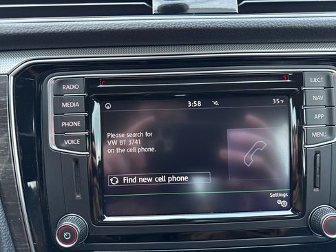 Used 2018 Volkswagen Passat 2.0T SE image 48