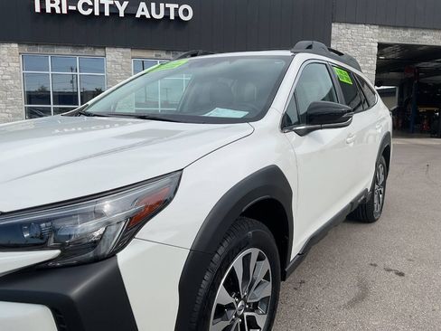 Used 2023 Subaru Outback Limited AWD/4WD image 2
