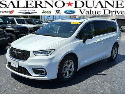Certified 2024 Chrysler Pacifica Limited