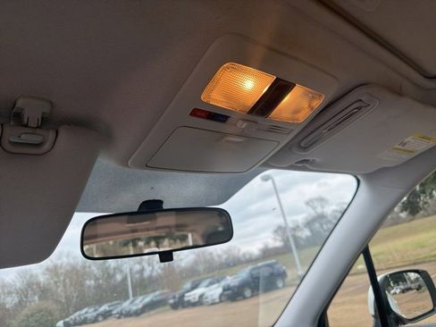 Used 2017 Subaru Forester 2.5i Limited image 14