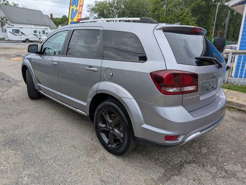 Used 2020 Dodge Journey Crossroad FWD image 3