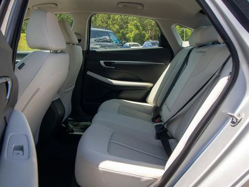 Certified 2024 Hyundai Sonata SEL FWD image 9