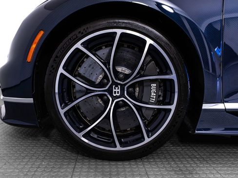 Used 2018 Bugatti Chiron AWD/4WD image 27