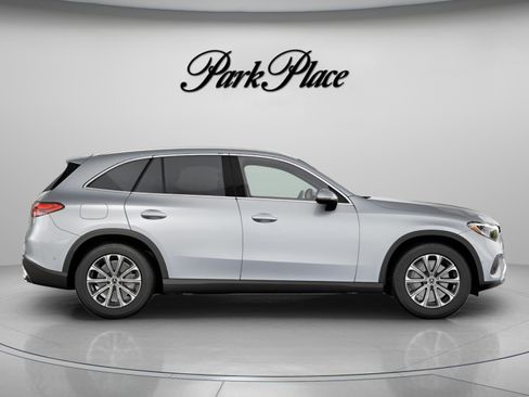 Used 2025 Mercedes-Benz GLC 300 image 26