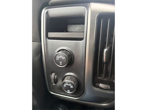 Used 2017 Chevrolet Silverado 1500 LT AWD/4WD image 28